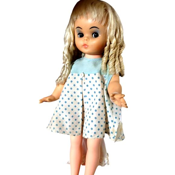 17" Vintage Unusual Rare Doll Big Eyes With Blue Eye Shadow - Picture 1 of 7